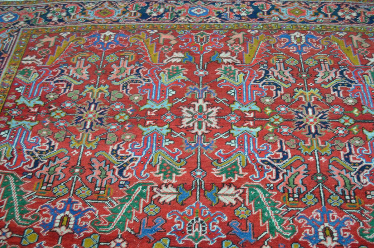 7' 7" x 10' 3" Persian Heriz Rug image 5