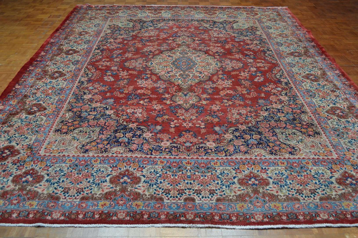 9' 8" x 13' 0" Persian Lavar Rug image 5