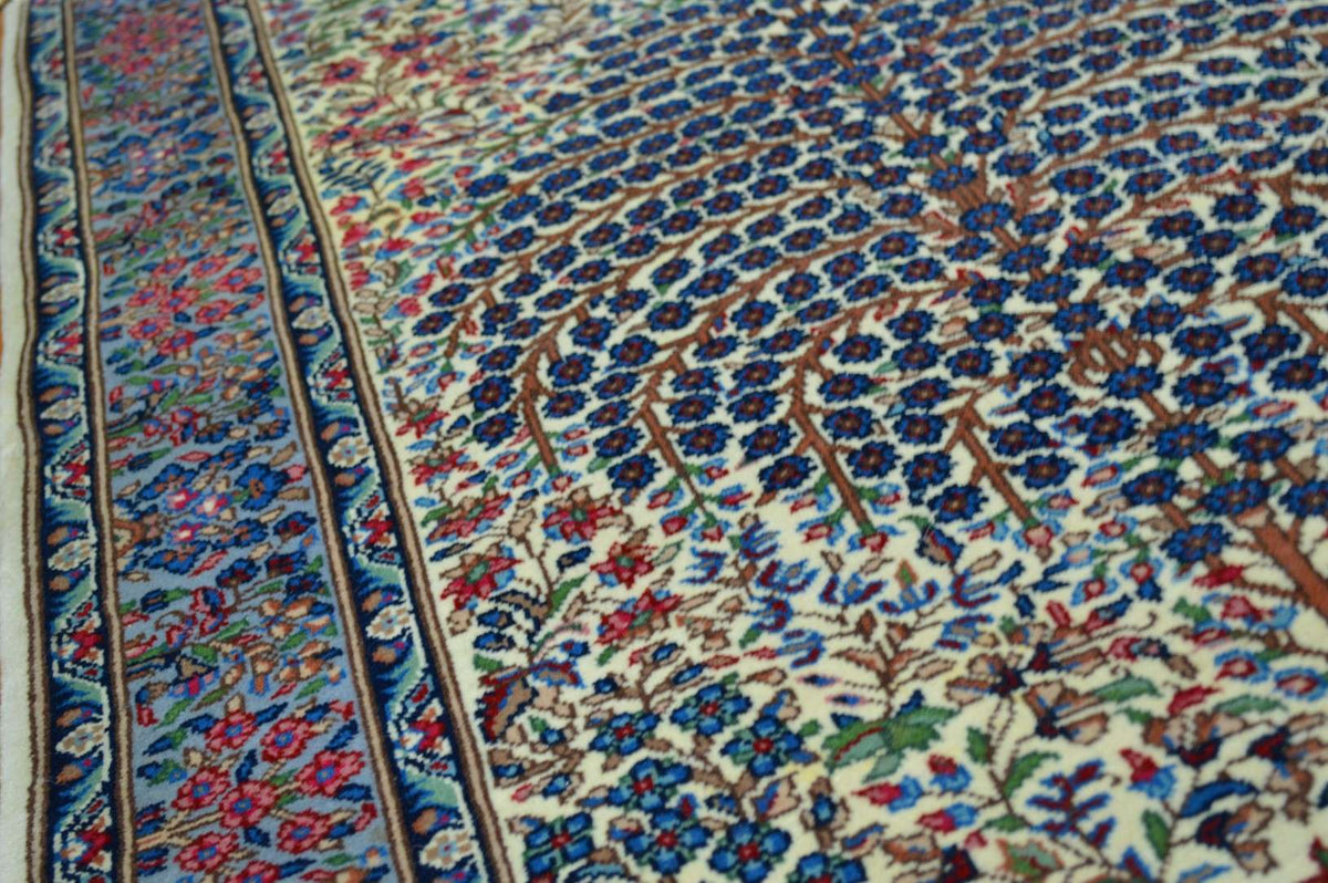 3' 0" x 5' 6" Persian Tabriz Rug image 5