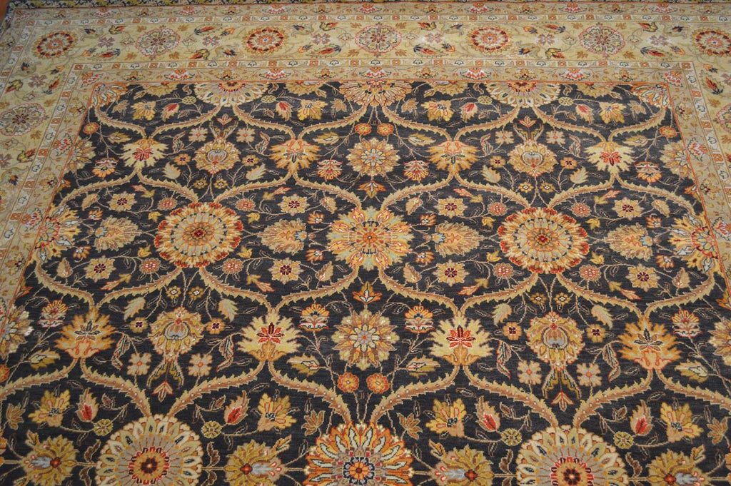 8' 2" x 9' 9" India Agra Rug image 6
