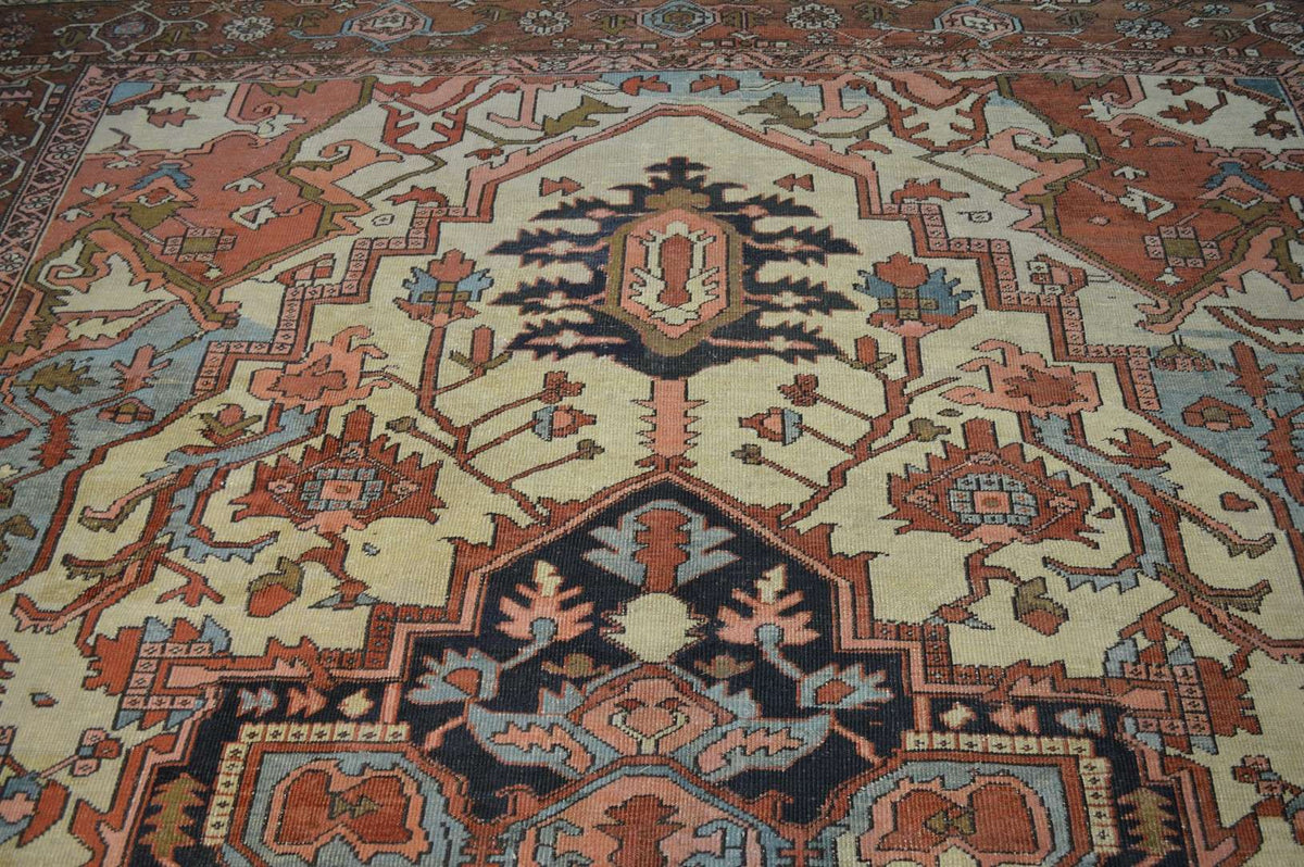 10' 3" x 13' 6" Persian Serapi Rug image 4