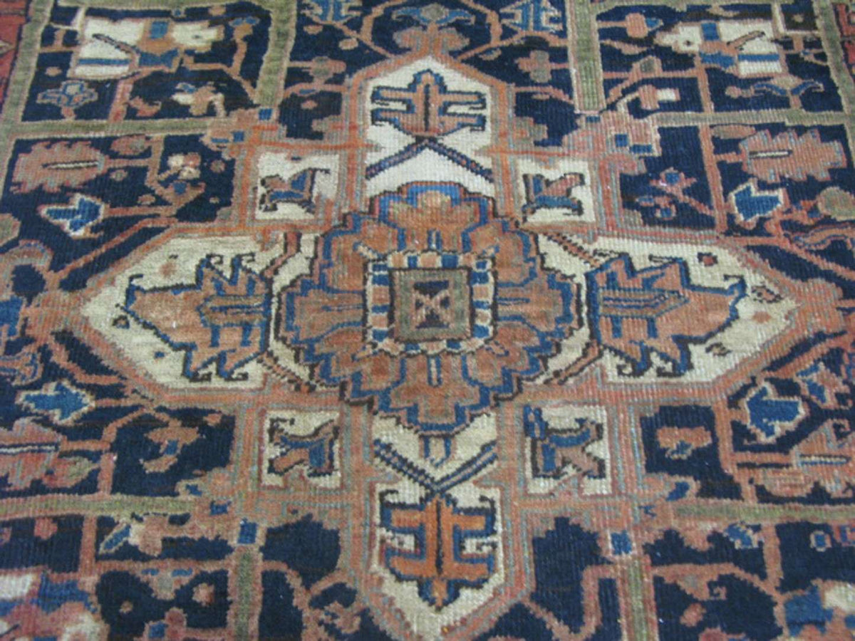 9' 6" x 12' 1" Persian Heriz Rug image 9