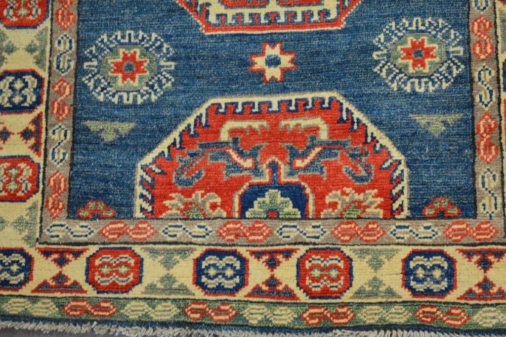 2' 8" x 6' 4" Pakistan Kazak Rug image 7