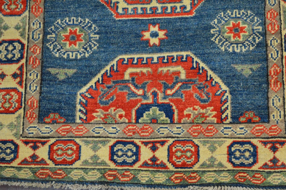 2' 8" x 6' 4" Pakistan Kazak Rug image 7