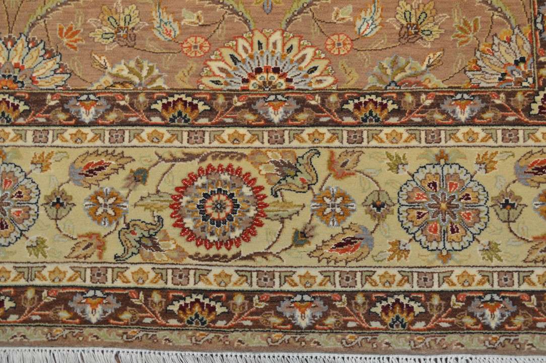 7' 9" x 9' 8" India Agra Rug image 4