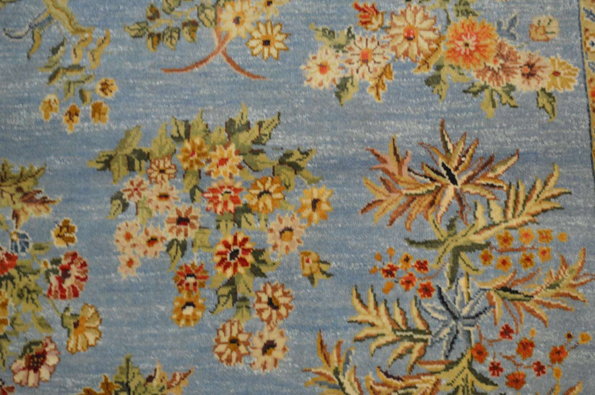 4' 1" x 5' 4" India Agra Rug image 7