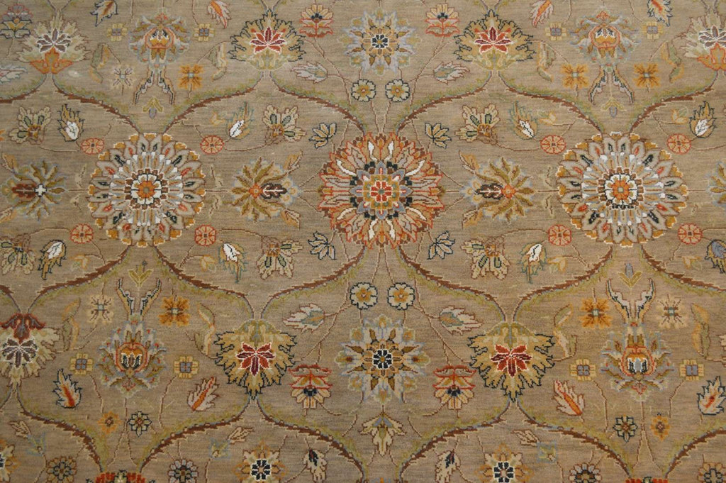 7' 9" x 10' 2" India Agra Rug image 3