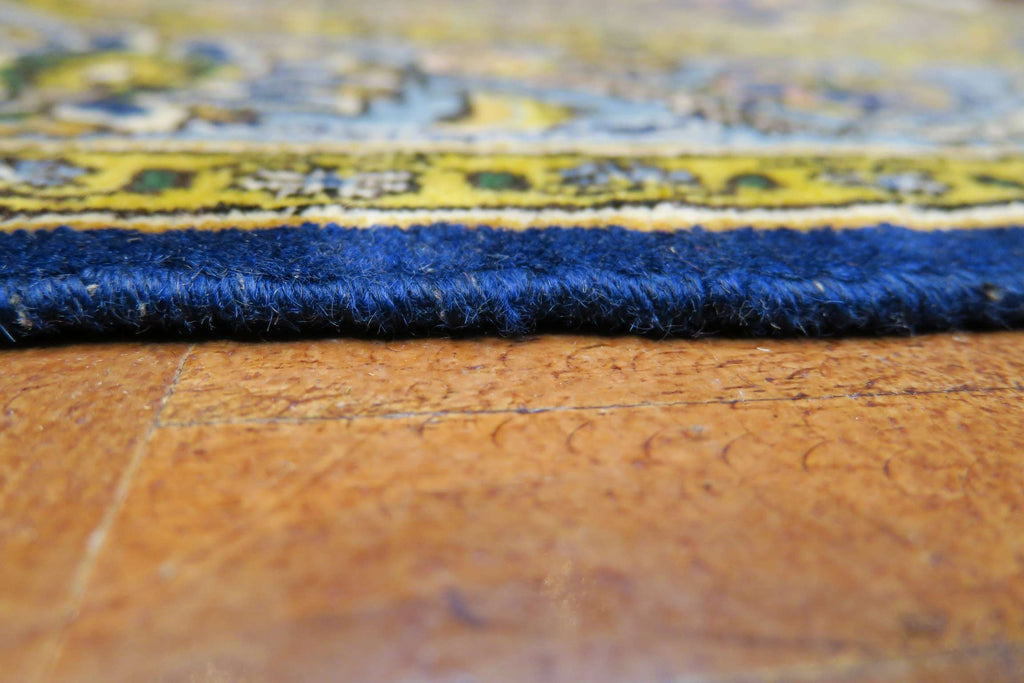 3' 5" x 5' 6" Persian Qoumsheh Rug image 8