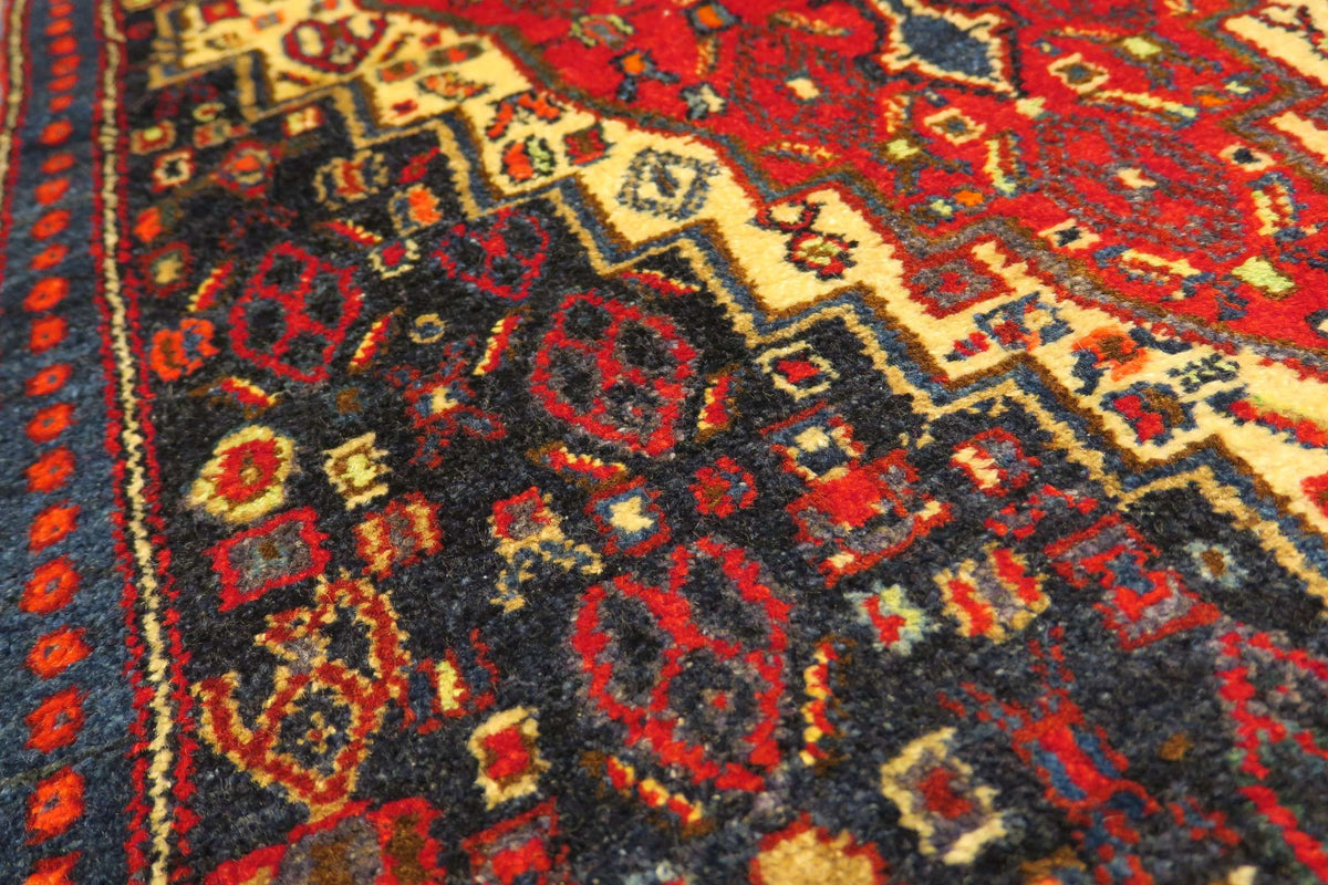 2' 2" x 3' 2" Persian Sanandaj Rug image 10