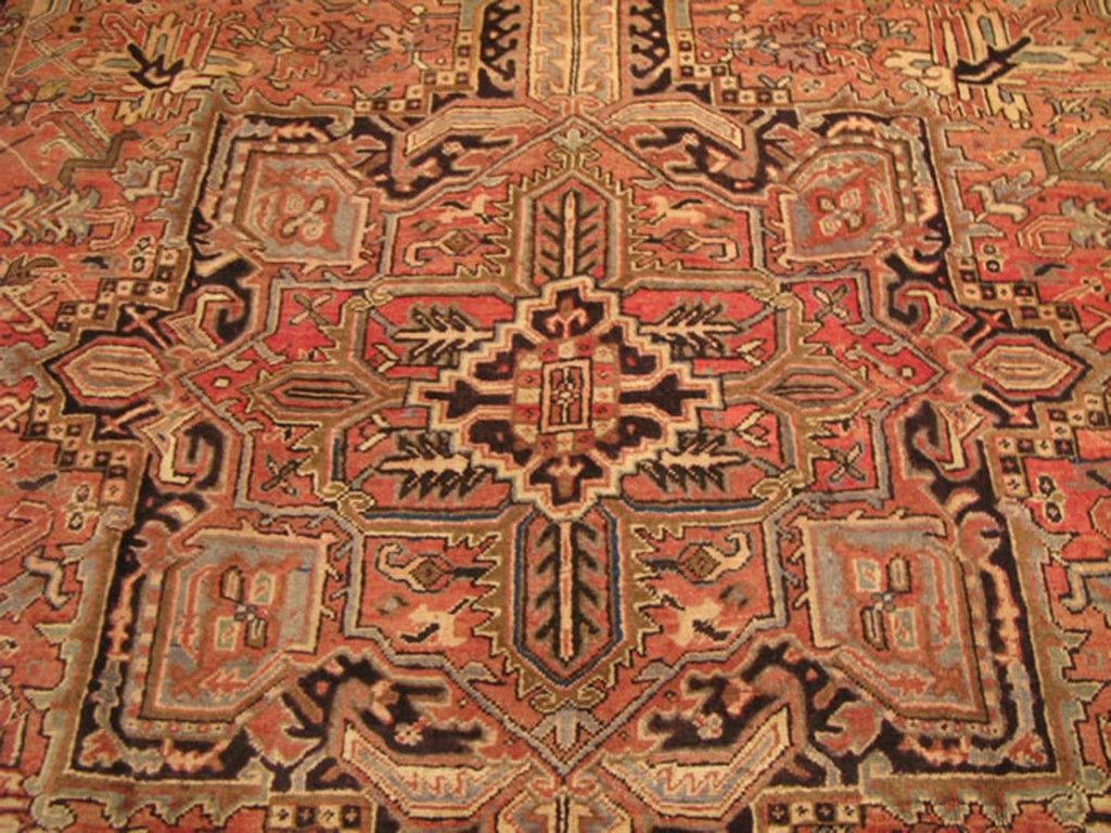 8' 3" x 11' 3" Persian Heriz Rug image 9