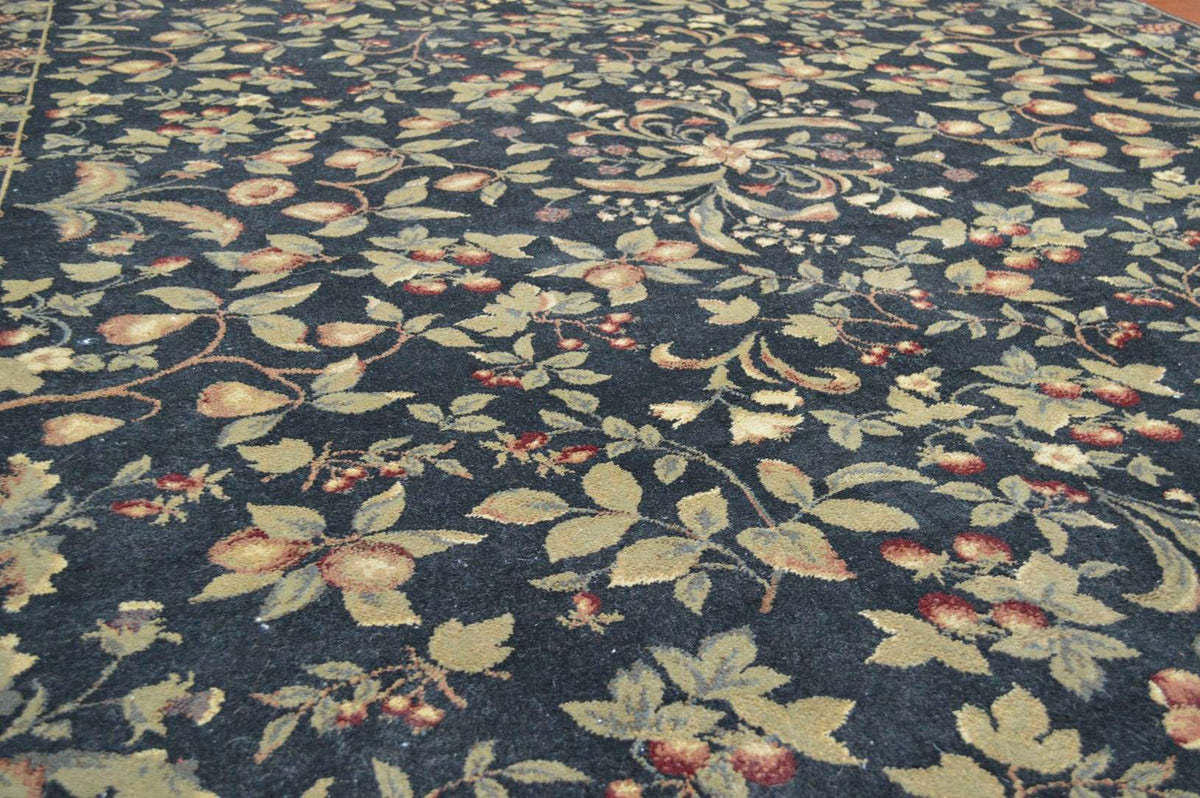 7' 5" x 10' 9" India Contemporary Rug image 4