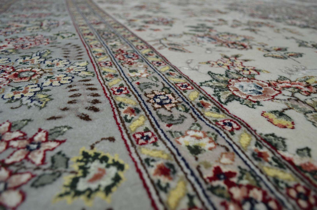 7' 8" x 10' 5" India Tabriz Rug image 9