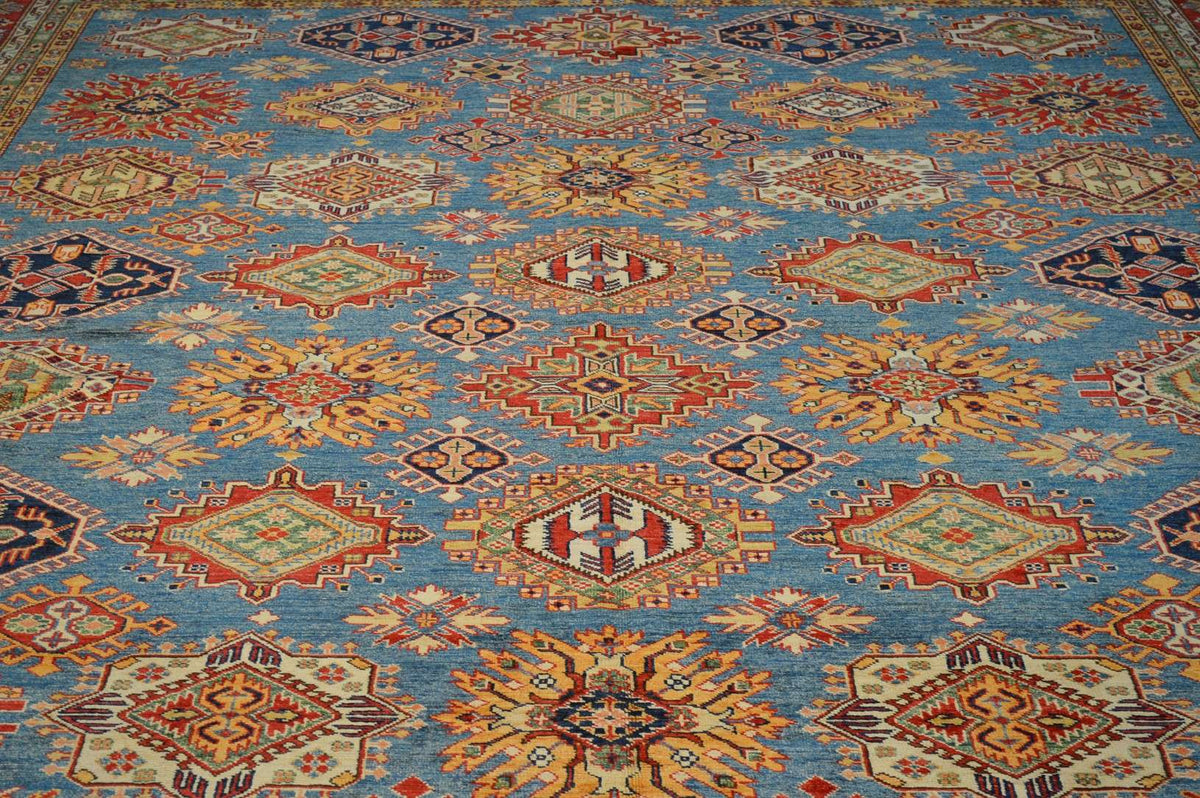 10' 2" x 13' 9" Pakistan Kazak Rug image 9
