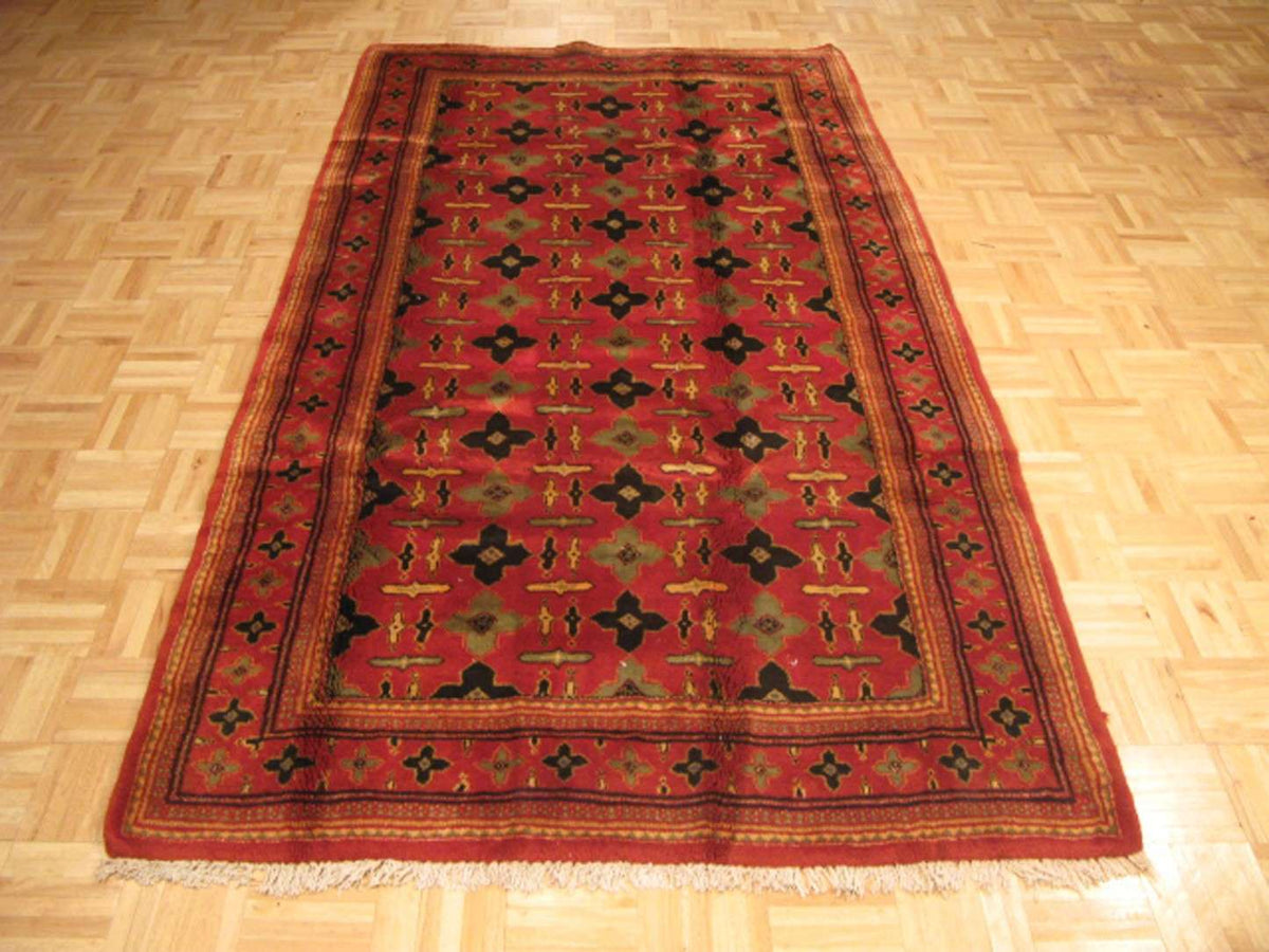 4' 4" x 8' 2" Persian Hamadan Rug image 1