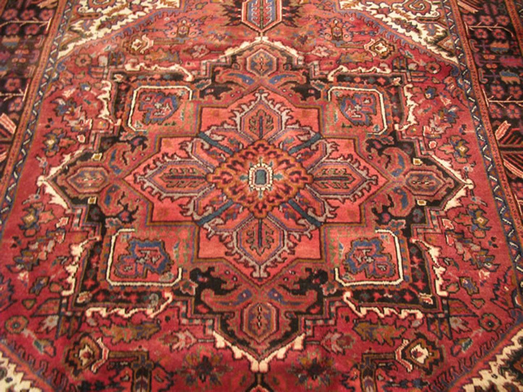 6' 8" x 9' 4" Vintage Heriz Rug image 2