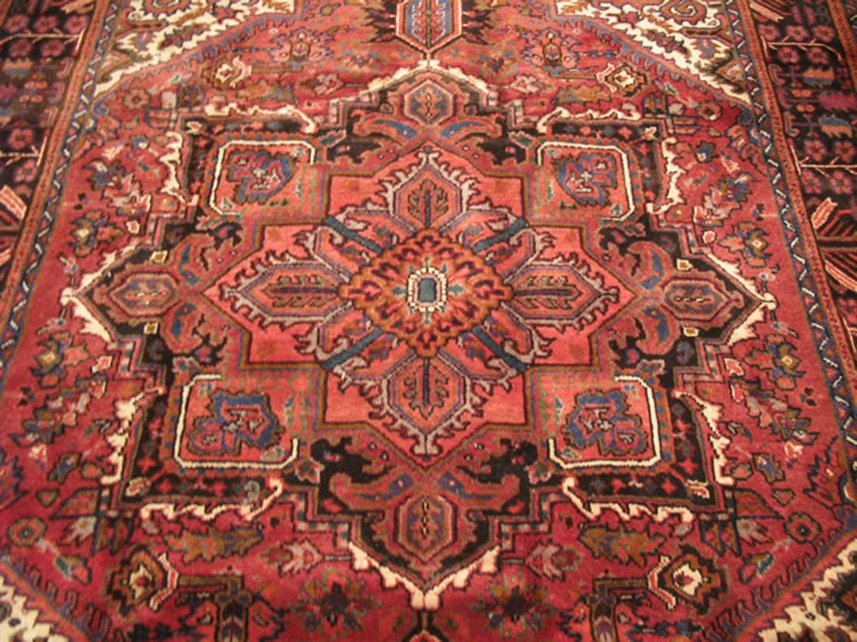 6' 8" x 9' 4" Persian Heriz Rug image 2
