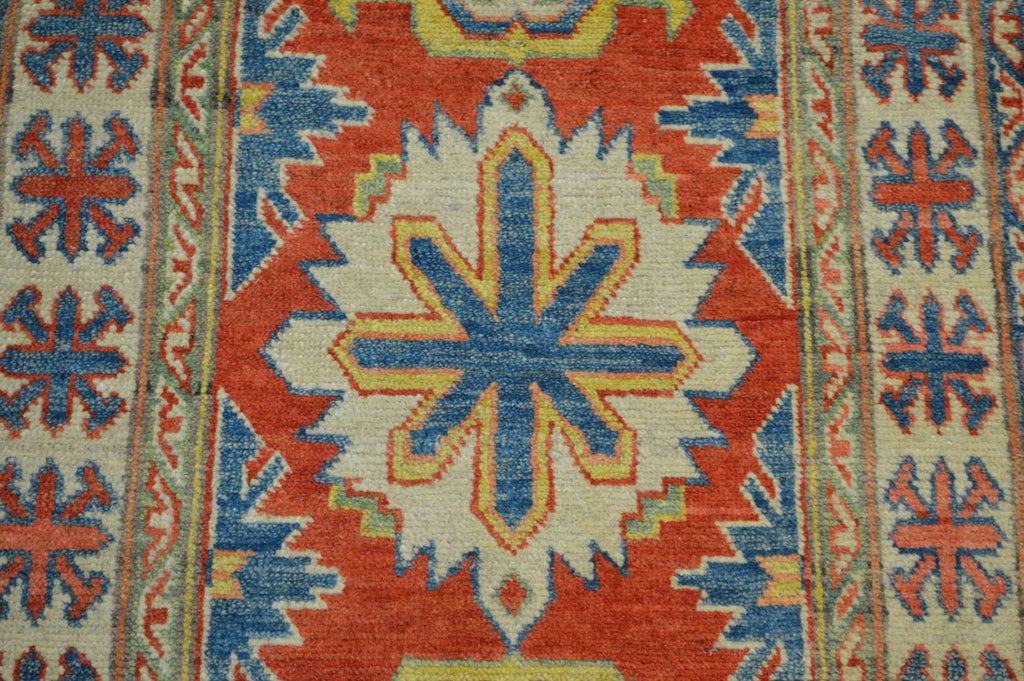 2' 6" x 4' 5" Pakistan Kazak Rug image 8