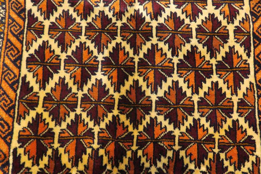 2' 8" x 5' 5" Persian Baluch Rug image 10