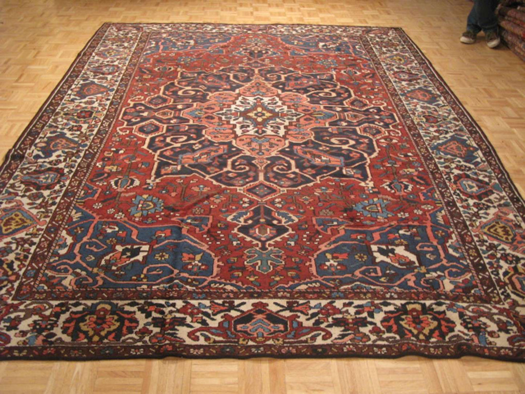 8' 9" x 12' 8" Persian Bakhtiari Rug image 1