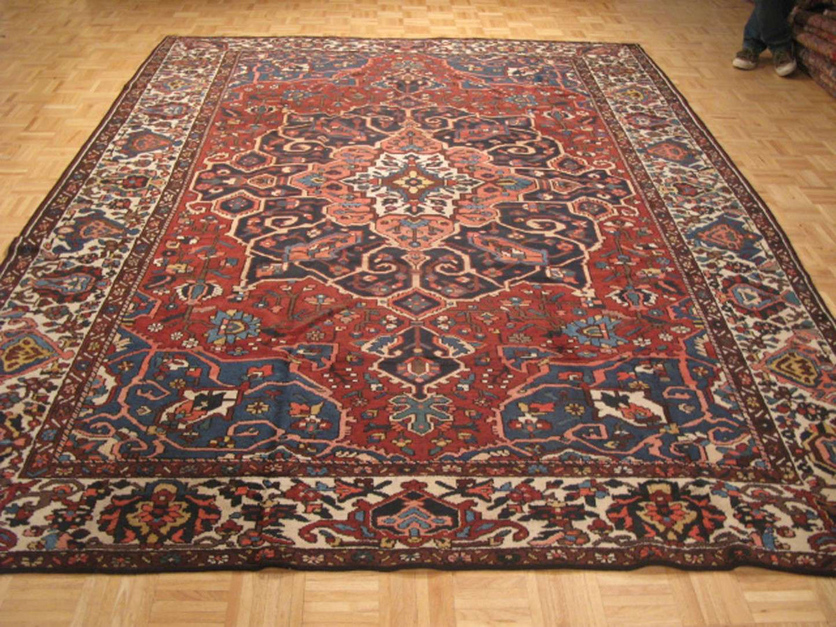 8' 9" x 12' 8" Persian Bakhtiari Rug image 1
