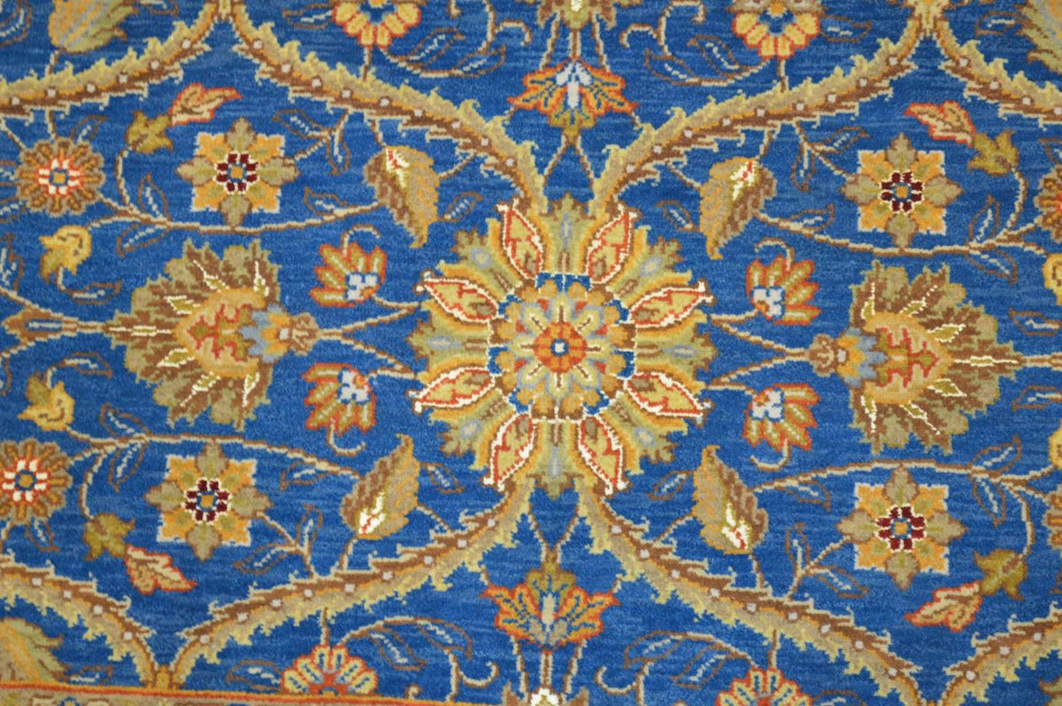 4' 2" x 4' 9" India Agra Rug image 6