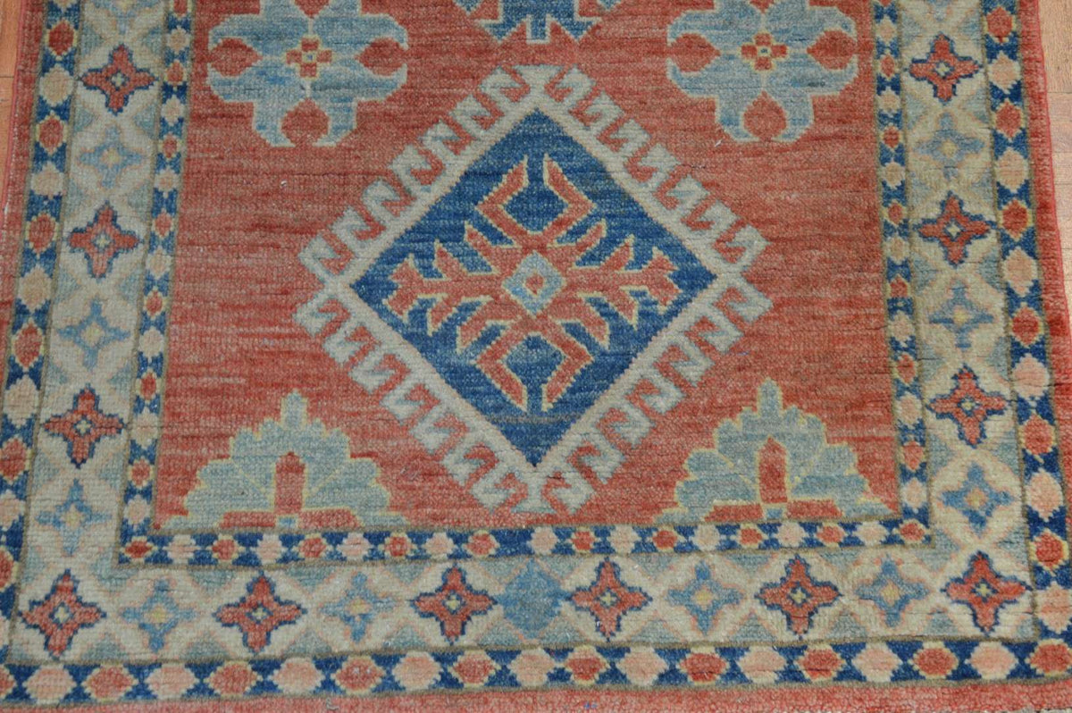 2' 7" x 4' 1" Pakistan Kazak Rug image 6