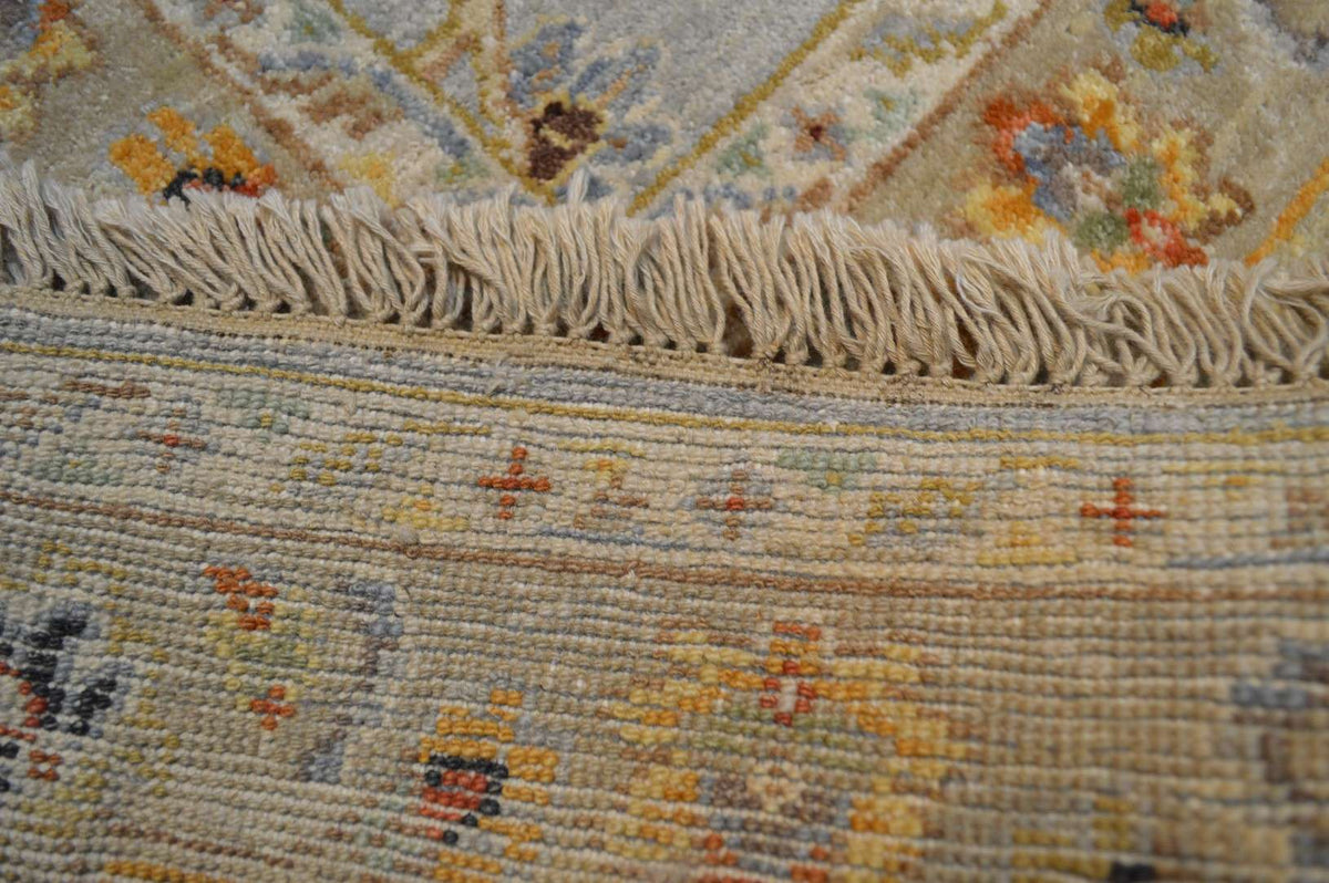 8' 0" x 8' 1" India Sultanabad Square Rug image 12