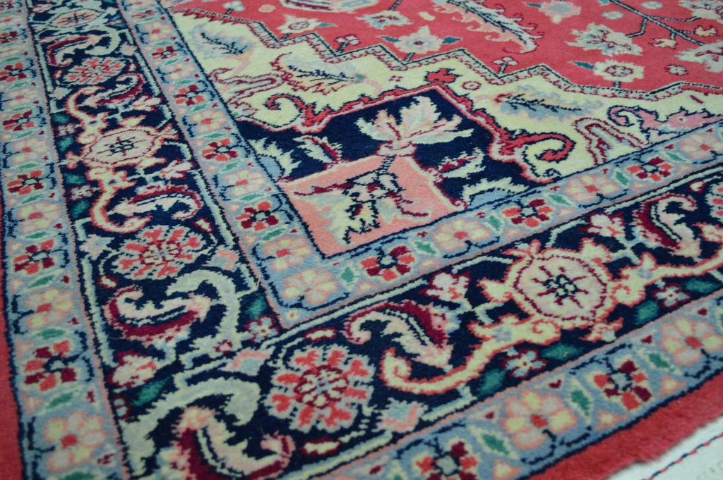 5' 5" x 8' 8" India Heriz Rug image 9