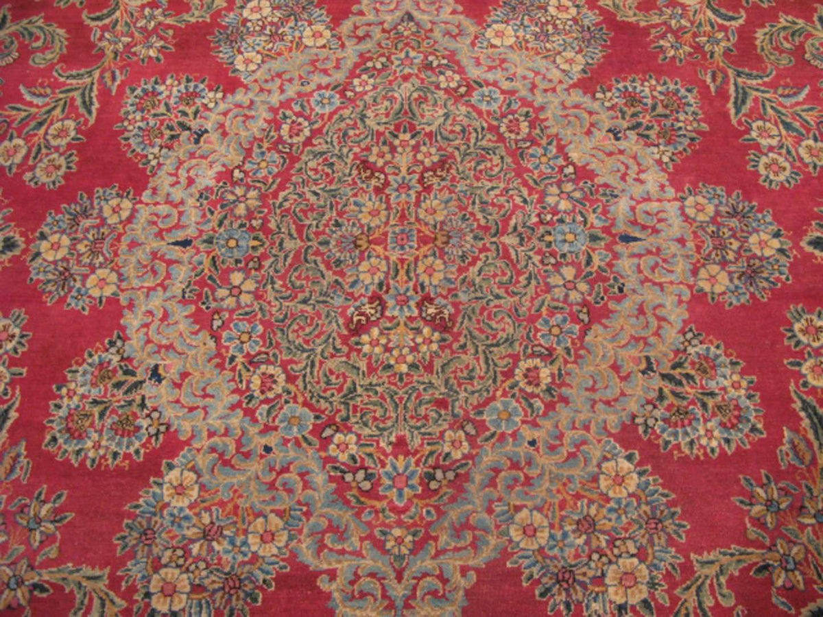 8' 9" x 11' 1" Persian Lavar Rug image 4