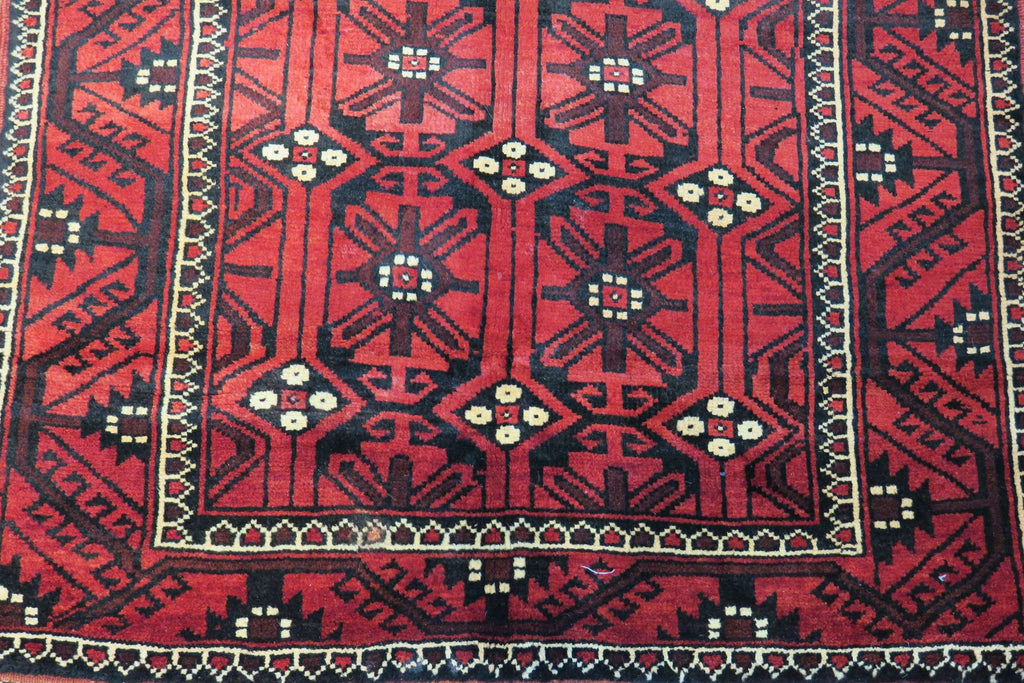 3'5'' x 7'0'' Persian Baluch Rug image 7