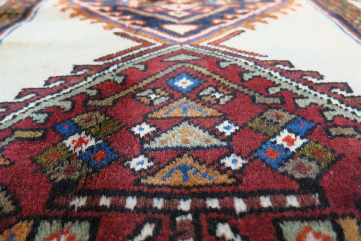 2' 6" x 9' 8" Persian Ardabil Runner image 10