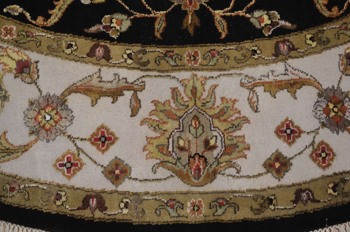 7' 8" x 7' 8" India Jaipur Round Rug image 8