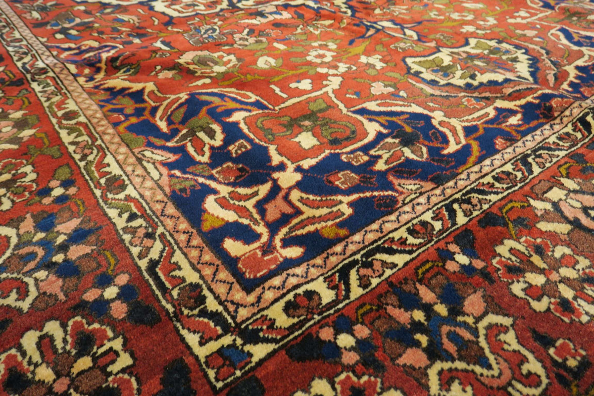 6' 9" x 10' 1" Persian Bakhtiar Rug image 6