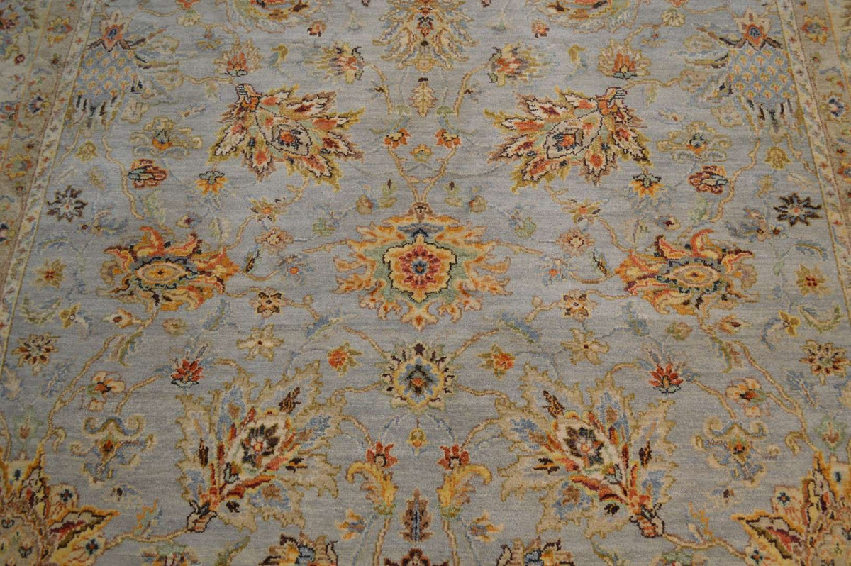 8' 0" x 8' 1" India Sultanabad Square Rug image 9