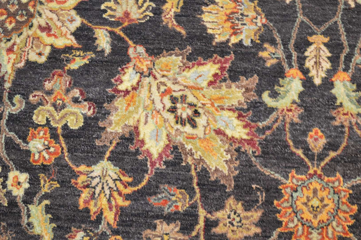 8' 0" x 10' 1" India Sultanabad Rug image 3