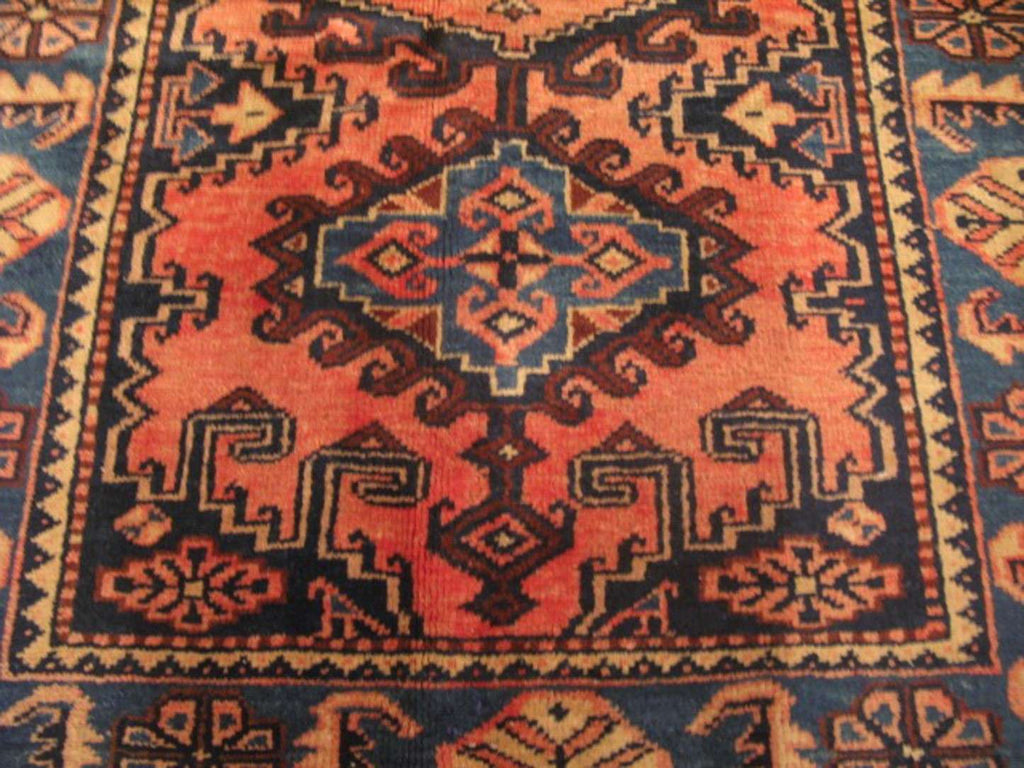 3' 4" x 5' 0" Persian Vis Rug image 4