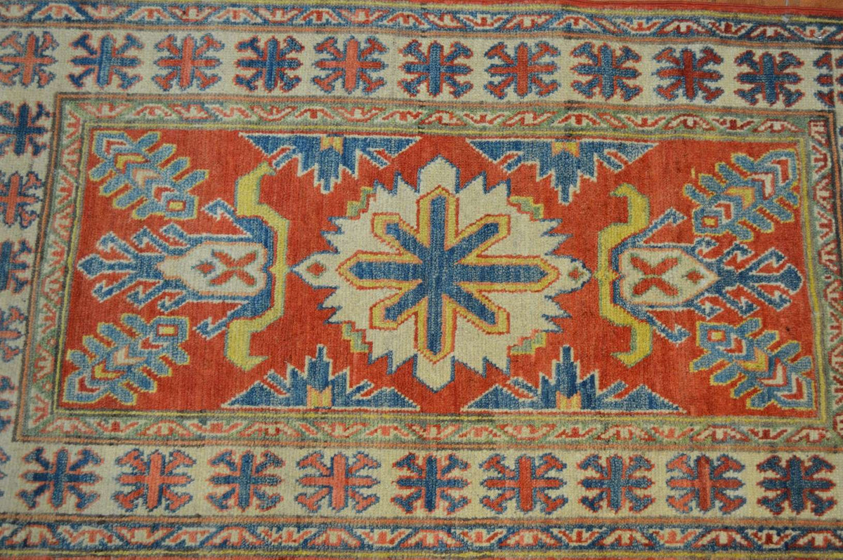 2' 6" x 4' 5" Pakistan Kazak Rug image 4