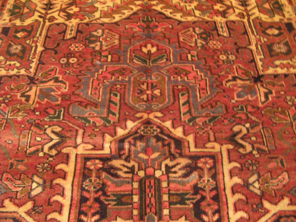 7' 9" x 11' 1" Persian Heriz Rug image 7
