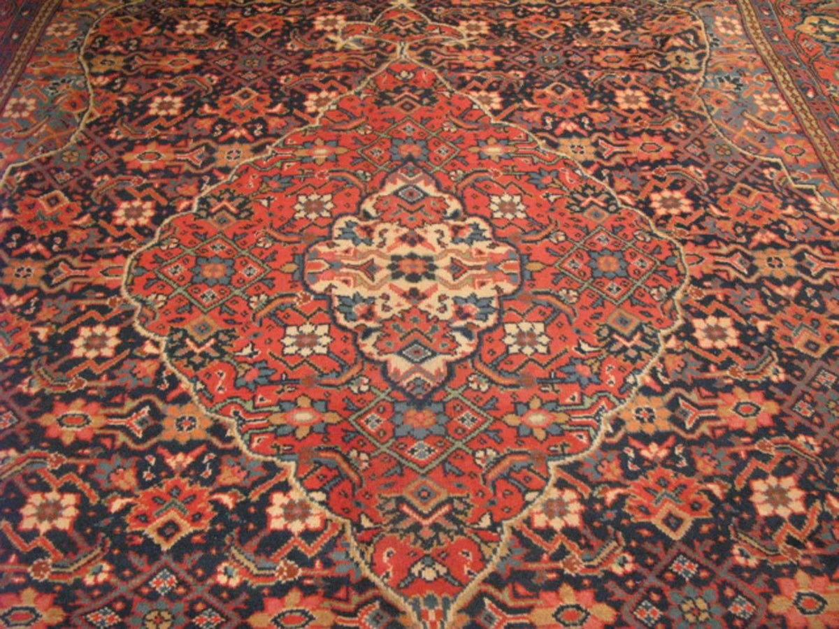 7' 3" x 10' 0" Persian Sarouk Rug image 4
