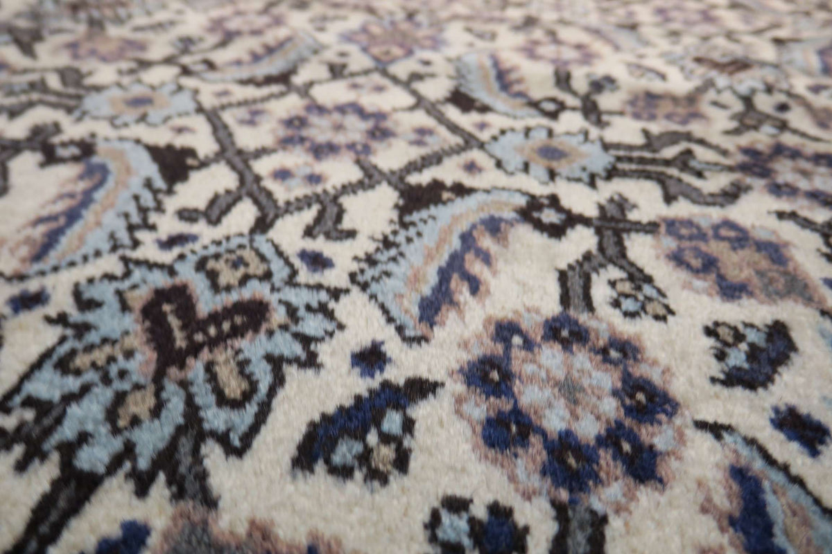 6' 10" x 10' 2" Persian Ardabil Rug image 9