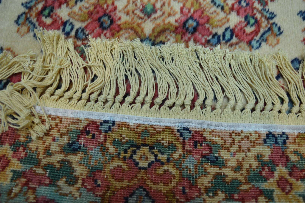 2' 0" x 4' 7" USA Karastan Rug image 12