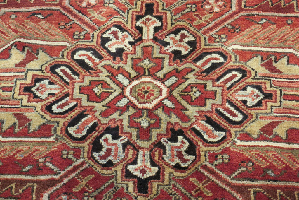 7' 9" x 11' 1" Persian Gorevan Rug image 2