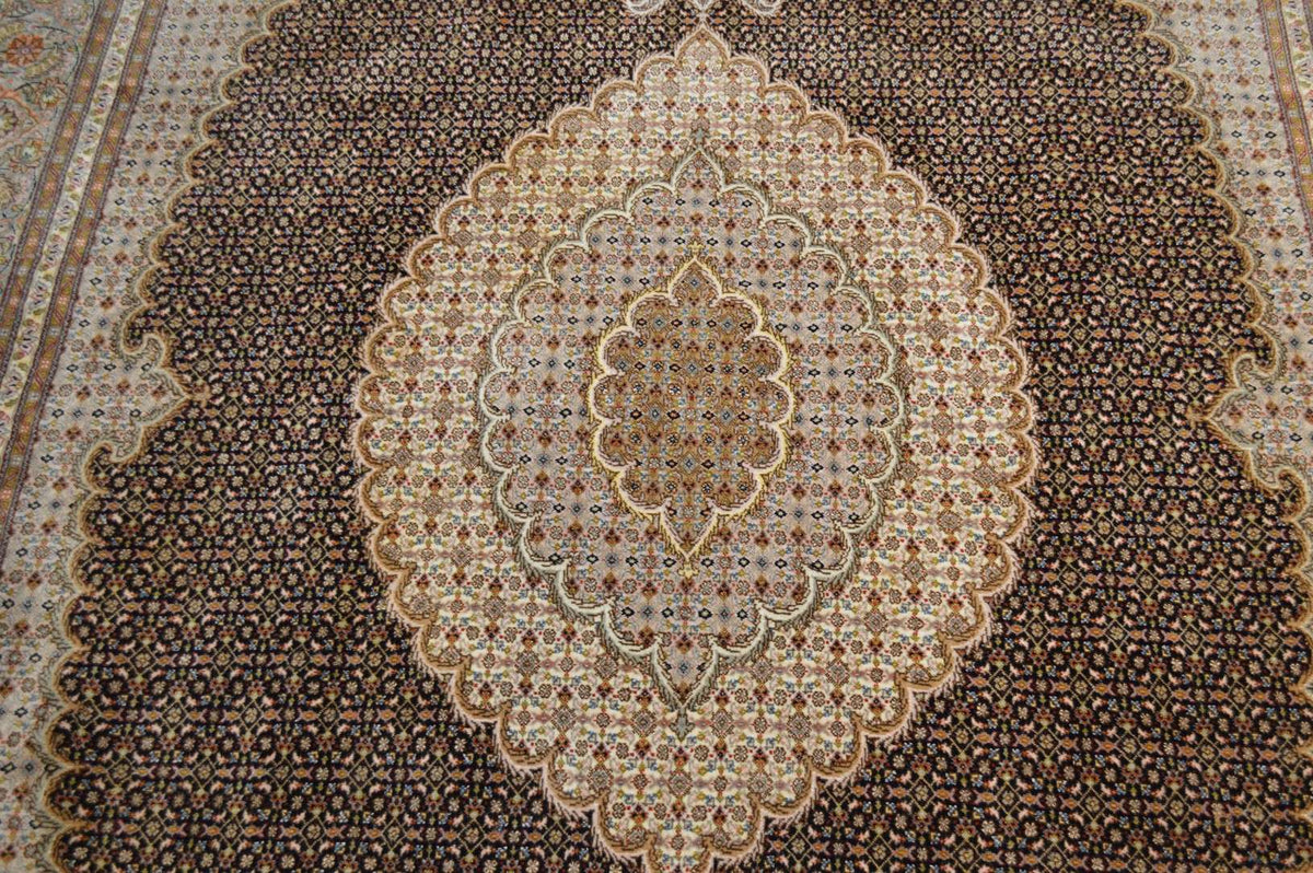 6' 4" x 10' 4" Persian Tabriz Rug image 6
