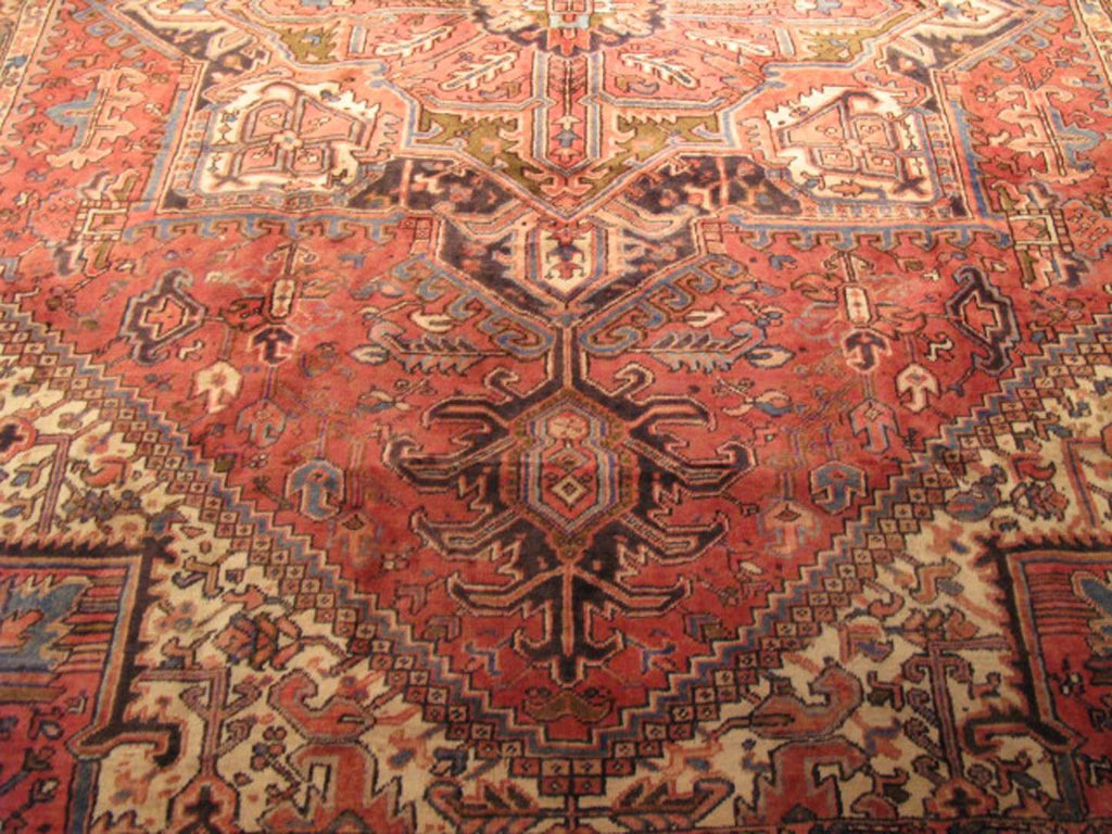 9' 1" x 11' 1" Persian Heriz Rug image 4