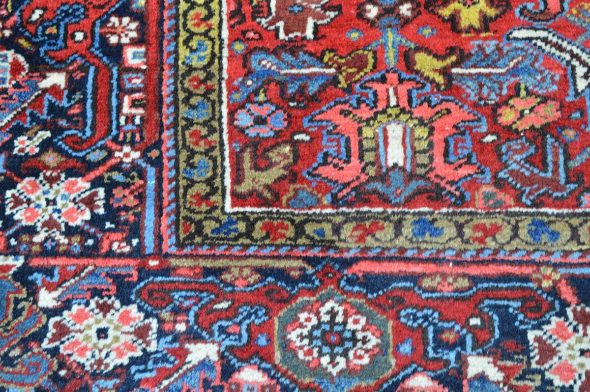 7' 6" x 10' 8" Persian Heriz Rug image 7