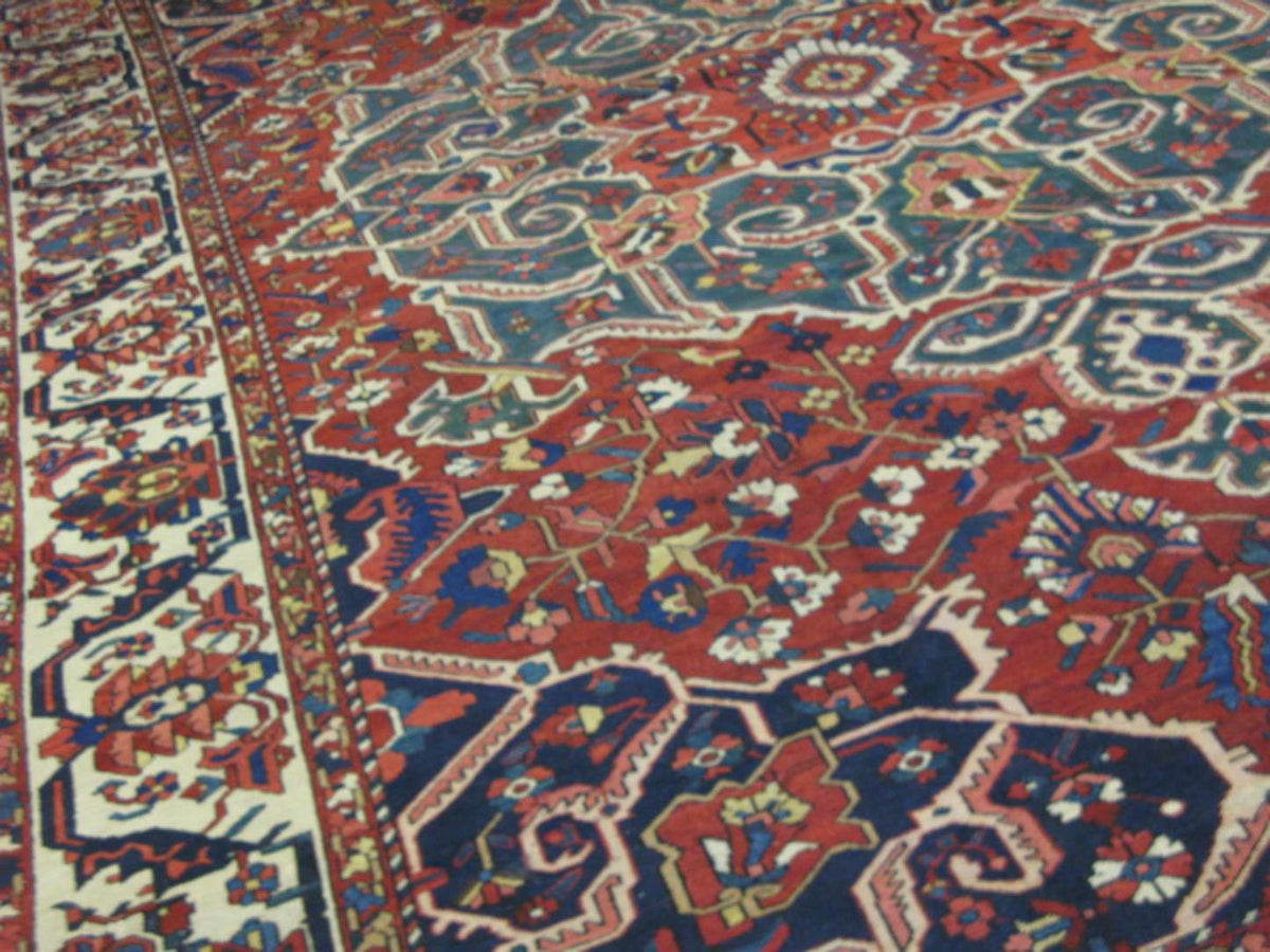 10' 7" x 15' 0" Persian Bakhtiari Rug image 3