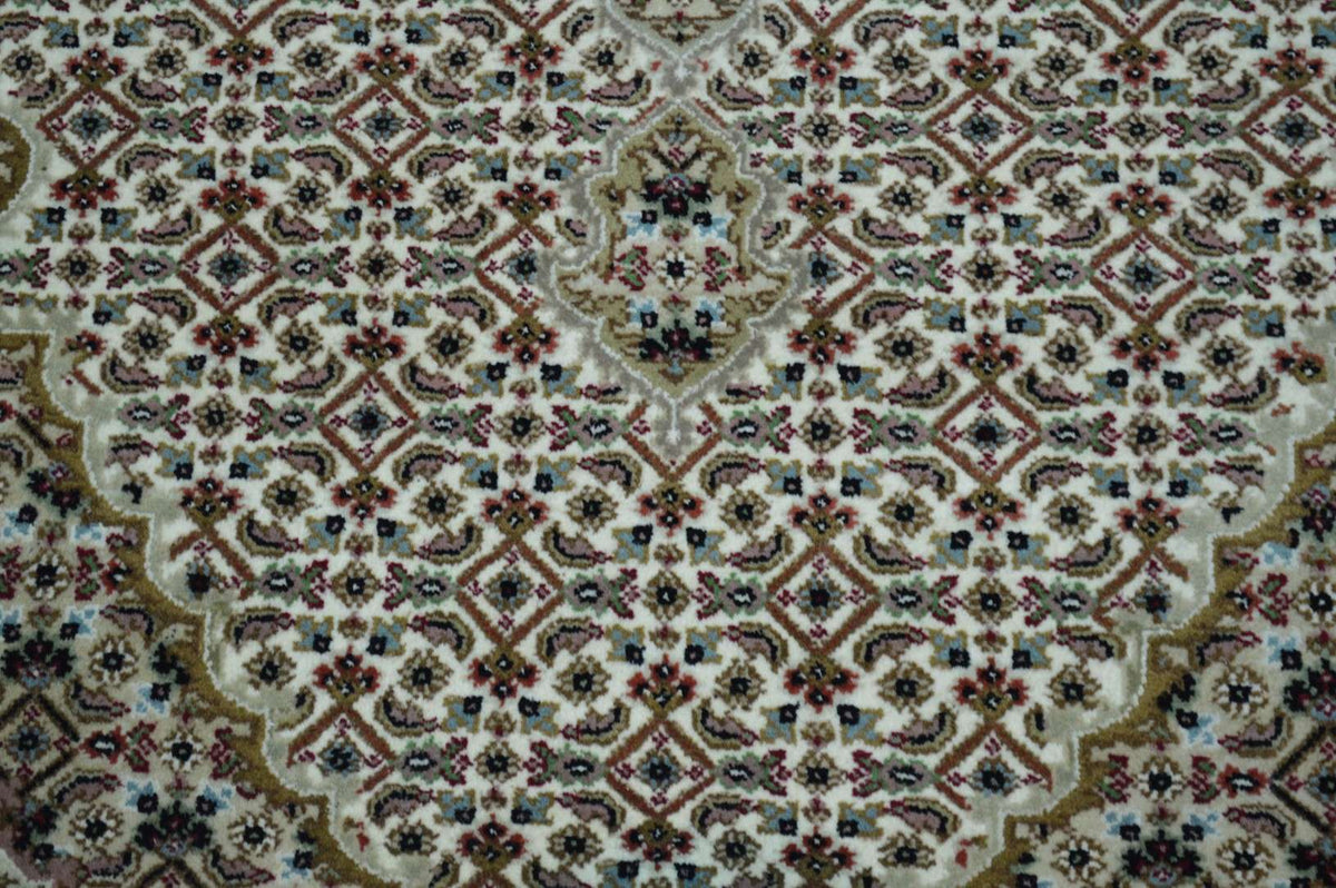4' 1" x 6' 4" India Tabriz Rug image 10