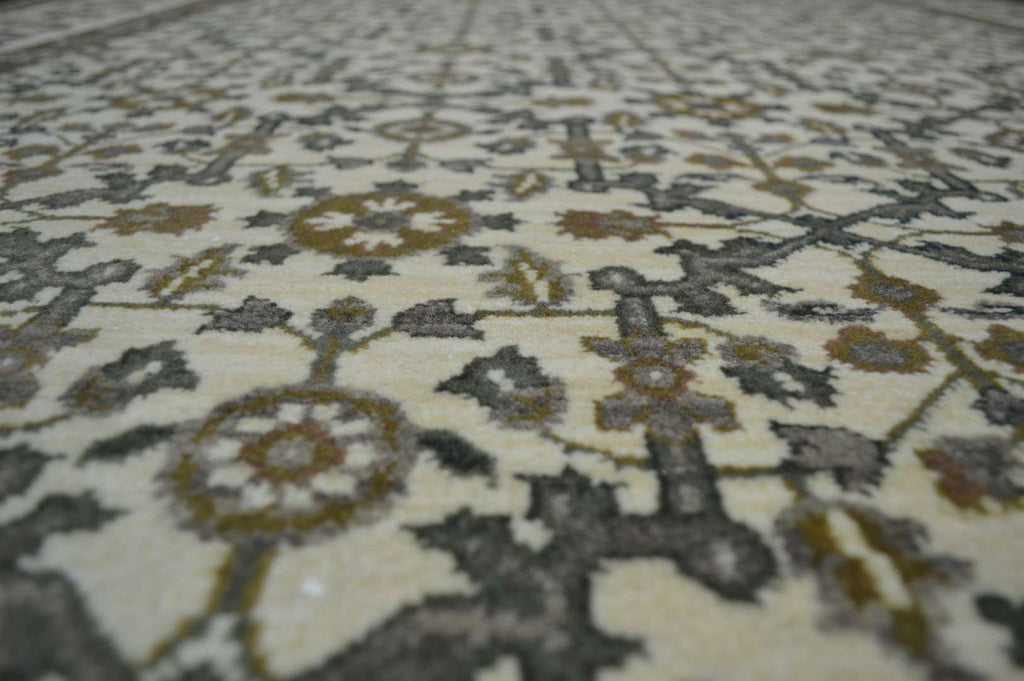 6' 0" x 9' 0" India Tabriz Rug image 4