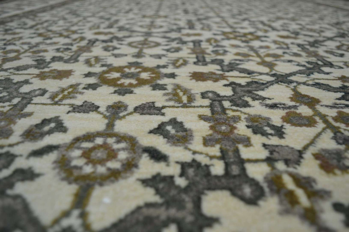 6' 0" x 9' 0" India Tabriz Rug image 4