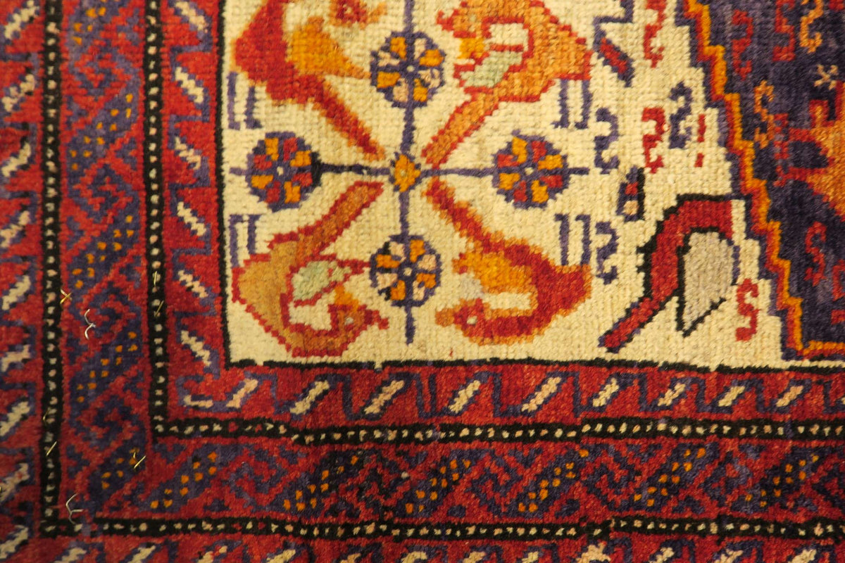 2' 7" x 4' 7" Persian Baluch Rug image 4